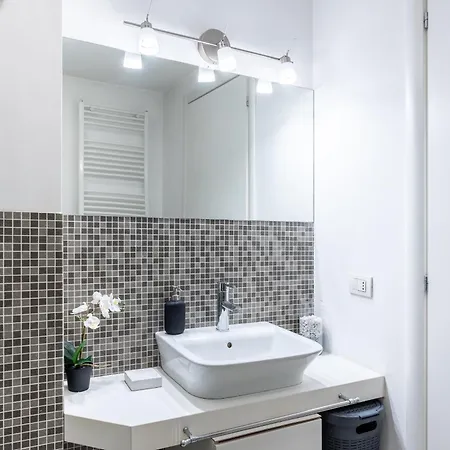 Porta Romana-duomo- Design Loft Apartment